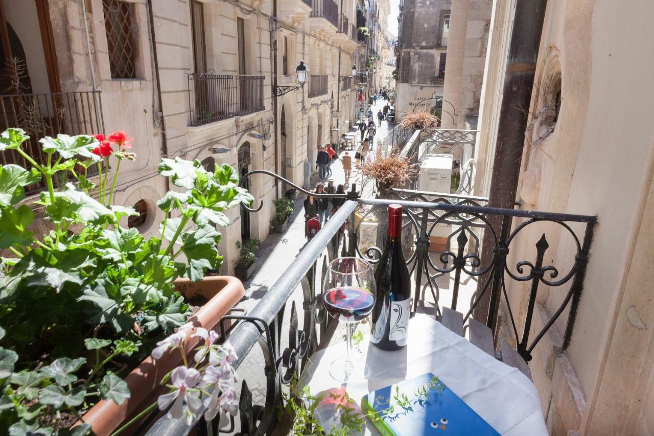 Lusso Al Duomo Di Ortigia Lägenhet Syrakusa Exteriör bild